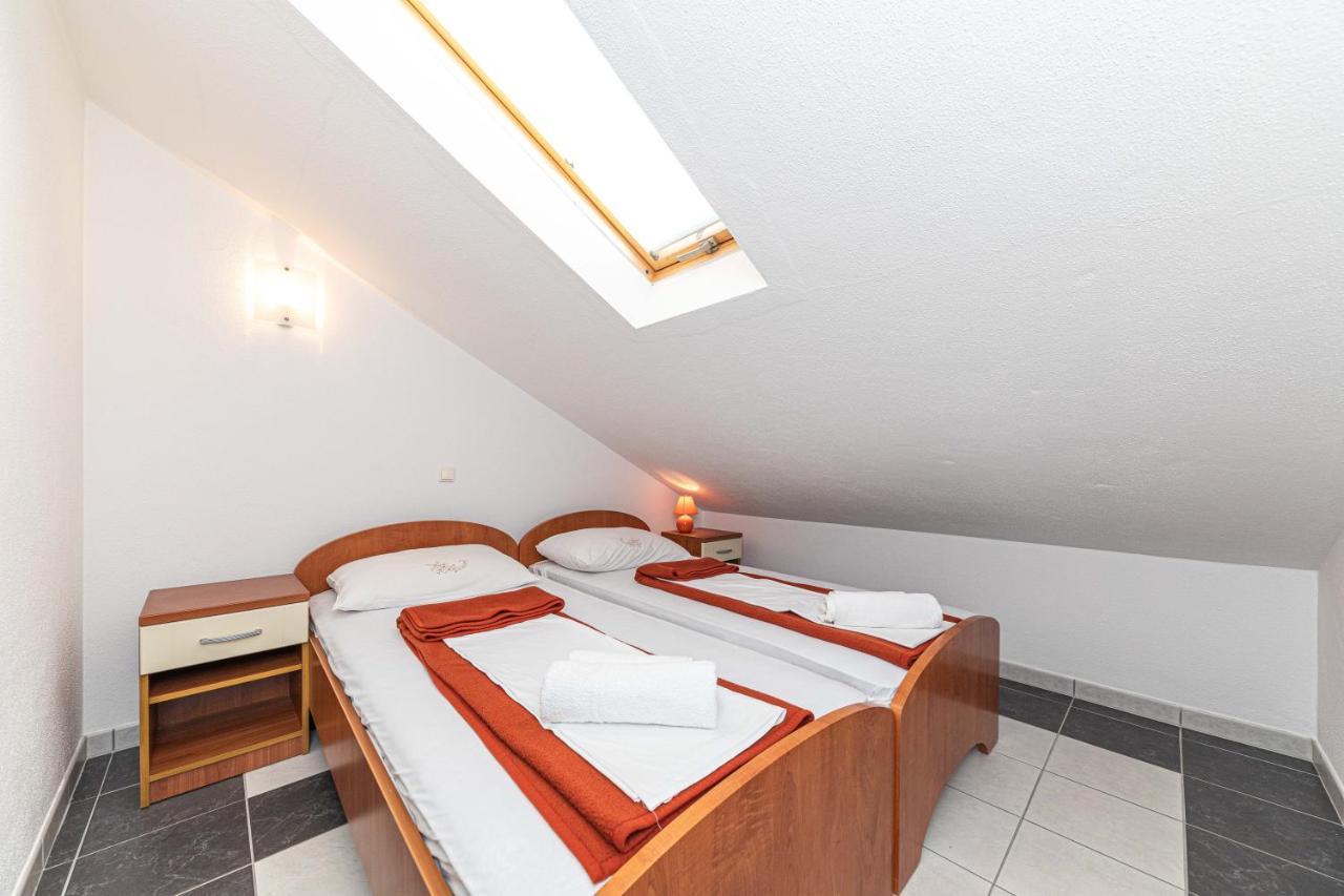 Sea View Apartments Sirena オクルグ・ゴルニ エクステリア 写真
